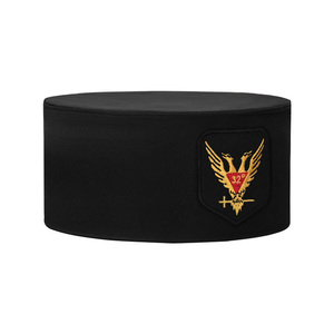 Gorra de la Corona del Rito Escocés de 32.º Grado, Negra de Rayón con Alas Levantadas, Roja y Dorada, con Parche Bordado de Águila Dorada en Tela Negra, Ceremonial - Product Image 2