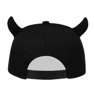 Gorra Snapback Negra Personalizada de 6 Paneles con Cuernos de Diablo, Ajustable, Unisex, Estilo Urbano, Material de Lona de Color Sólido - Product Image 6