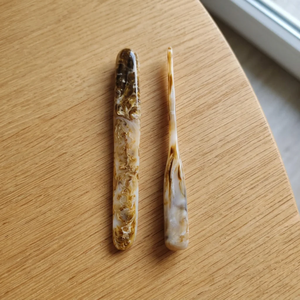 Cuchillo y Tenedor para Queso de Resina Ecológica con Diseño de Tortuga Estilo Vintage, para Untar Mantequilla, Utensilios de Cocina Personalizables Artizon - Product Image 3