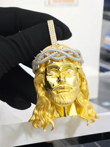 Colgante de Lujo con Cabeza de Jesús en Oro con Corona de Espinas de Moissanita, Joyería Hip Hop Iced Out - Product Image 3