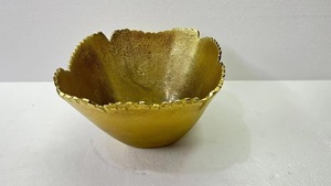 En Oferta: Tazón Metálico Decorativo en Forma de Flor Dorada, Tallado a Mano, con Tres Patas, para Decoración del Hogar - Product Image 4