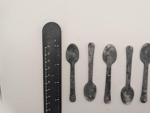 Cuillère élégante en résine faite à la main, outils de salade durables, compatibles lave-vaisselle, écologiques, design moderne et élégant pour servir, cuisiner et dîner - Product Image 2