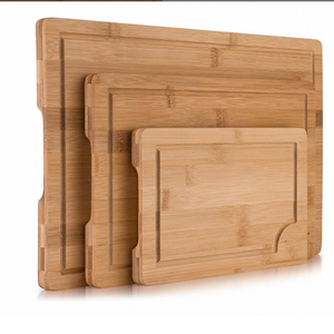 Juego de 3 Tablas de Cortar de Bambú con Asas Laterales para Cocina, Hechas de Madera Natural - Product Image 3