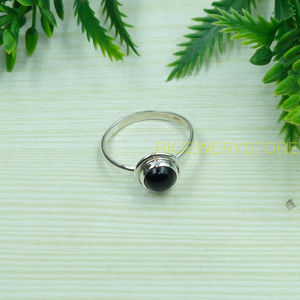 Anillo de Plata de Ley 925 con Ónix Negro Natural, Anillo Hecho a Mano con Cabujón Redondo, Joyería Minimalista para Mujer, Regalo de Navidad - Product Image 2