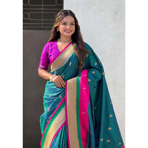Sari de Seda Paithani Verde Elite Weaves con Borde de Satén Muniya, Ropa India y Pakistaní - Product Image 2