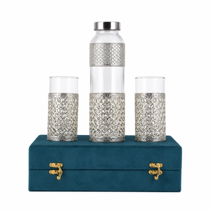 Juego de Botellas de Vidrio Transparente de Lujo de 4 Piezas con 3 Vasos y Caja de Almacenamiento Decorativa |   Juego de Regalo de Vajilla - Product Image 1