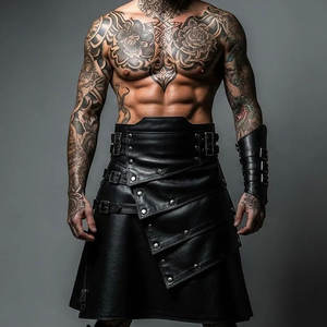 Kilt de Cuero Negro Hecho a Mano para Hombre, Estilo Gótico Punk Rock, Kilt Utilitario Steampunk con Hebilla Ajustable - Product Image 1