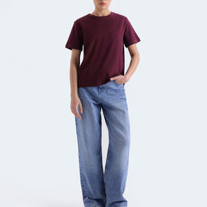 T-shirt d'été à manches courtes pour femme en coton, couleur unie bordeaux, design personnalisé, style streetwear minimaliste, coupe confortable - Product Image 1