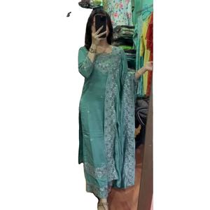 Ensemble Salwar Kameez 3 pièces avec Plazzo et Dupatta en pure soie Chinon, moderne, séchage rapide, magnifique broderie et travail de sequins - Product Image 1