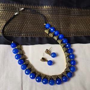 Agade Beads with Golden Embellishment Fashion Jewelry Set - Product Image 3