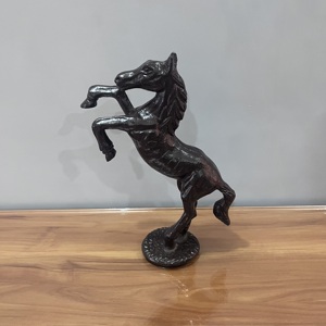 Sculpture d'animal moderne pour table, en aluminium décoratif avec revêtement brun par Artisan Design - Product Image 1