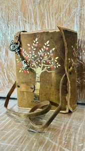 Carnet de notes/journal en cuir antique fait main, design Arbre de Vie vintage, reliure promotionnelle en papier, avec bord festonné - Product Image 2