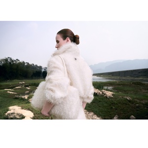 แจ็คเก็ตแฟชั่นใหม่สำหรับผู้หญิง แจ็คเก็ตบอมเบอร์ขนโมแฮร์แต่งหนัง ARI SILK ดีไซน์หรูหรา คอตั้ง ซิปหน้า เหมาะสำหรับฤดูหนาว สไตล์ลำลอง - Product Image 1