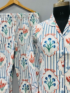 ชุดนอนผ้าฝ้ายลำลองลายดอกไม้ ชุดสำหรับงานแต่งงาน ทรงเข้ารูป คอวี แขนยาว ระบายอากาศได้ดี เหมาะสำหรับฤดูร้อน ติดกระดุม - Product Image 3