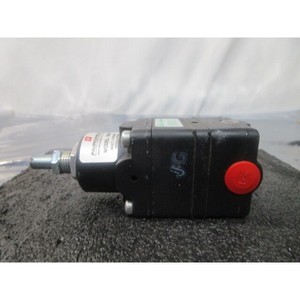 Régulateur de pression multi-étages Fairchild modèle 80D - Équipements et pièces semi-conducteurs d'occasion fiables à l'échelle mondiale - Product Image 5