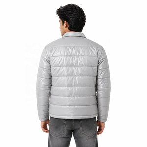 Chaquetas de hombre acolchadas, elegantes y casuales, con logotipo personalizado al por mayor (OEM), con bolsillos frontales, de nailon y poliéster, para exteriores, cálidas, transpirables, para invierno. - Product Image 3