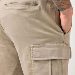 Short cargo homme multi-poches, nouvelle arrivée, haute qualité, doux, confortable, léger, meilleur service, fabrication sur mesure, vêtements d'extérieur. - Product Image 6