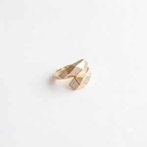 Anillo de Diamantes con Banda Geométrica Facetada en Oro Amarillo de 18K, Diseño Abierto con Diamantes de Laboratorio, Joyería Hecha a Mano, Anillo Elegante para Hombre - Product Image 2