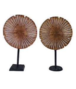 Objet décoratif de table en métal avec finition plaquée or, lot de 2, parfait pour la décoration élégante de la maison, présentoir de salon - Product Image 1