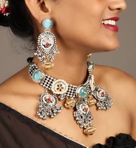 Collar Bohemio de Dos Tonos Plata y Oro con Latkan Ghungroo Pesado, Perlas y Piedras Monalisa para Mujer, Compromiso, Boda, Amantes - Product Image 2