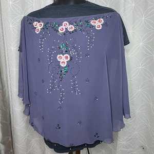 Pañuelo Hijab Bordado Floral Hecho a Mano para Mujer, Material de Seda Morada Elástica, Bordado Artesanal con Punto de Cruz - Product Image 4