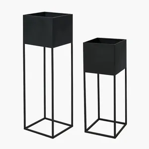 Jardinière élégante en métal avec support pour la présentation de diverses plantes et l'amélioration de l'esthétique des jardins intérieurs, à plusieurs niveaux - Product Image 2