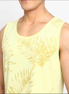 Camiseta sin mangas para hombre, amarilla, estampada, con cuello redondo, estilo casual de punto - Product Image 5