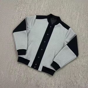 Chaqueta Varsity de PU Blanca y Gris para Hombre con Bordado de Leyendas de NY, Forro Polar Transpirable, Ropa Casual de Invierno - Product Image 4