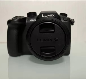 กล้องดิจิตอลมิเรอร์เลส GH5 พร้อมหน้าจอสัมผัสแบบพับได้ (2"-3") วิดีโอ 4K เซ็นเซอร์ CMOS แบตเตอรี่ลิเธียม การ์ด SD - Product Image 3