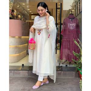 Parte superior e inferior de diseñador con Dupatta para ropa de fiesta Talla XL - Product Image 2