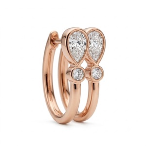 Pendientes de Aro Huggie de Oro Amarillo de 14K con Diamante Cultivado en Laboratorio en Forma de Pera, Engaste de Bisel, Mini Aros Delicados en Forma de Lágrima, Joyería para Uso Diario en el Cartílago - Product Image 1