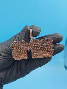 จี้ฮิปฮอปแบบสองสีสั่งทำพิเศษประดับเพชรโมอิสซาไนต์ VVS เงินแท้ 925 พร้อมจี้ตัวอักษรชื่อสำหรับเป็นของขวัญวันเกิด - Product Image 4