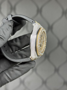 Reloj Cronógrafo de Lujo con Incrustaciones de Moissanita, Tono Dorado y Plateado, Esfera Completamente Pavimentada, Estilo Hip Hop - Product Image 4