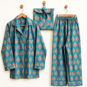 Conjunto de Pijama Vintage para Mujer en Color Verde Azulado con Estampado Paisley, Top de Manga Larga con Cuello de Solapa y Pantalones con Ribete en Contraste, Ropa de Dormir con Estampado Verde Azulado - Product Image 5