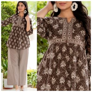 Colección de Kurtis y Túnicas Cortas de Algodón con Estampado Digital para Uso Diario e Informal, a Bajo Precio, para Mujer - Product Image 6