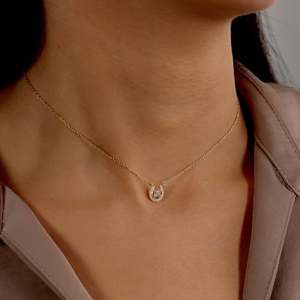 Bague pour femme en or jaune, sertie de sept pierres naturelles ovales, de luxe, à dôme bas et sertie de diamants - Product Image 4