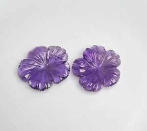 Par de Gemas Sueltas Talladas en Forma de Flor de Amatista Natural |   Piedras de Cuarzo Floral Púrpura Talladas a Mano para la Fabricación de Joyas al por Mayor - Product Image 2