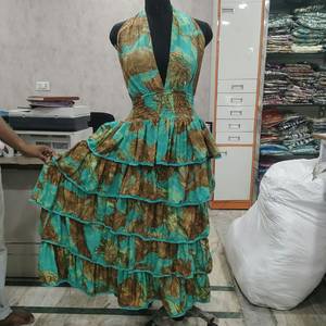 Vestido maxi halter estampado sin mangas con cuello en V, cintura imperio y falda con volantes, ropa informal de verano - Product Image 2