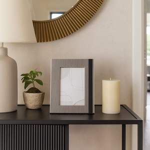 Marco Decorativo con Líneas de Zebra - Product Image 3