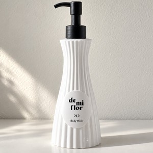 Gel de ducha iluminador Demiflo 212 Citrus Nomad 250g Hecho en Corea - Product Image 1