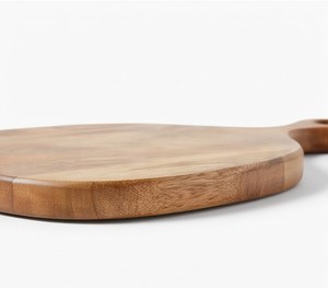 Tabla de cortar de madera con asa y orificio para colgar, tabla de cortar en forma de paleta con veta de madera natural - Product Image 2