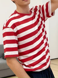 Camiseta informal de manga corta con cuello redondo y hombros caídos para hombre, a rayas rojas y blancas - Product Image 4