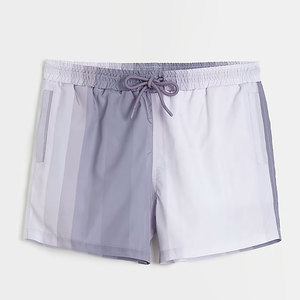 Short de bain décontracté pour homme, style urbain, écologique, blanc, à blocs de couleur, avec bande latérale, séchage rapide et taille à cordon de serrage - Product Image 1