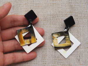 Boucles d'oreilles longues en corne, écologiques, faites à la main, artisanales modernes, bijoux naturels, par Perfect Enterprises - Product Image 4