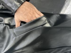 Veste imperméable et respirante pour homme 2026, style Techwear |   Veste coupe-vent à capuche noire personnalisée en gros |   Vêtements d'extérieur streetwear élégants - Product Image 4