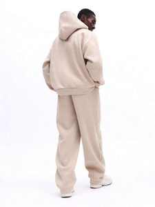 Ensemble survêtement homme crème uni avec sweat à capuche oversize et pantalon large assorti – Vêtements OEM ODM en gros - Product Image 2