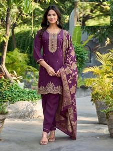 ชุดคุร์ตีผ้าไหมวิสโคสโรมันลายพิมพ์แอสตาร์ ดีไซน์ใหม่ - Product Image 5