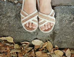 [MEILLEURES VENTES] |   Chaussons en loofah écologiques pour le gommage des pieds, pour la maison, l'hôtel, le spa, usage quotidien, en provenance du Vietnam - Product Image 6
