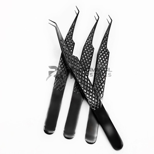 Pince à épiler pour extensions de cils en acier inoxydable noir de qualité supérieure RMI 45 degrés, avec poignée diamantée - Product Image 5