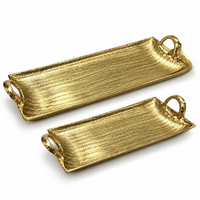 Ensemble de plateaux de service rectangulaires en aluminium finition or premium, texturés, avec poignées |   Décoration de table de luxe pour la salle à manger